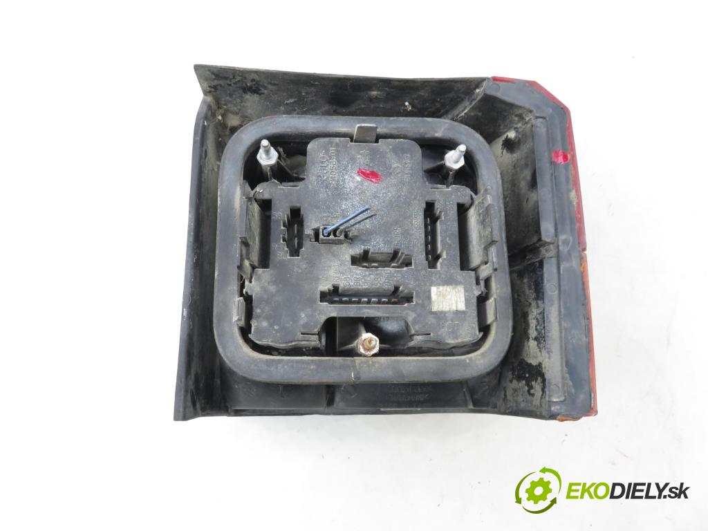 VW TRANSPORTER IV Autobus (70XB, 70XC, 7DB, 7DW, 7DK) BUS 2001 75,00 2.5 TDI - AYC 2461,00 Svetlo ľavé zadné