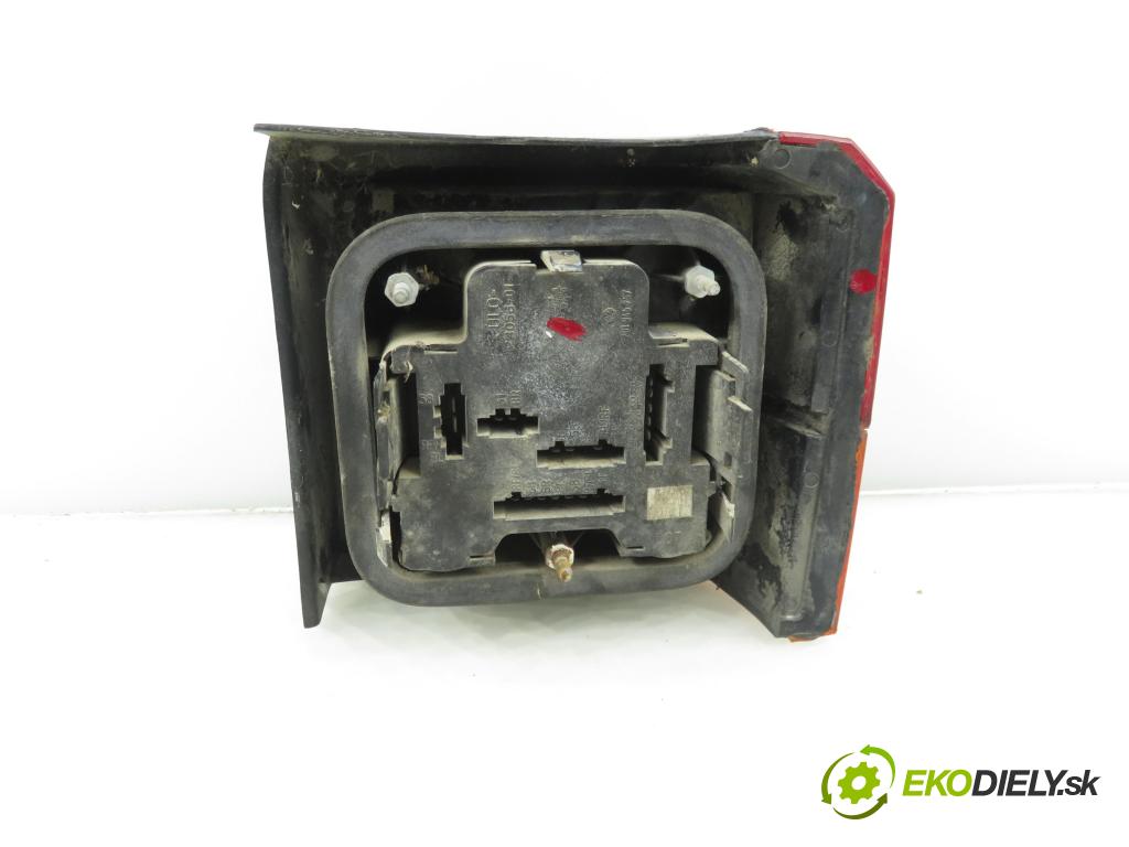 VW TRANSPORTER IV Autobus (70XB, 70XC, 7DB, 7DW, 7DK) BUS 2001 75,00 2.5 TDI - AYC 2461,00 Svetlo ľavé zadné