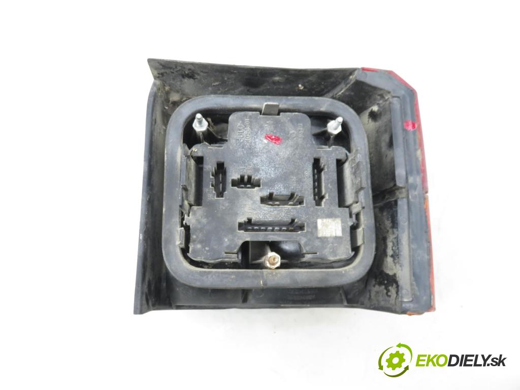 VW TRANSPORTER IV Autobus (70XB, 70XC, 7DB, 7DW, 7DK) BUS 2001 75,00 2.5 TDI - AYC 2461,00 Svetlo ľavé zadné