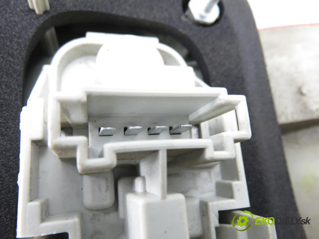 MERCEDES-BENZ KLASA B Sports Tourer (W245) HB 2007 80,00 B 180 CDI 109 - OM 640.940 1991,00 Svetlo pravé zadné A1698202664