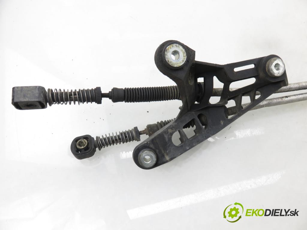 SKODA OCTAVIA II (1Z3) LIFTBACK 2008 77,00 1.9 TDI - BXE 1896,00 ZVEDÁK: 1K0711049BG ; 1K0711061B