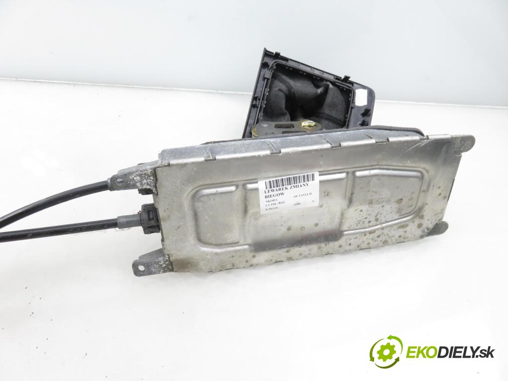 SKODA OCTAVIA II (1Z3) LIFTBACK 2008 77,00 1.9 TDI - BXE 1896,00 ZVEDÁK: 1K0711049BG ; 1K0711061B