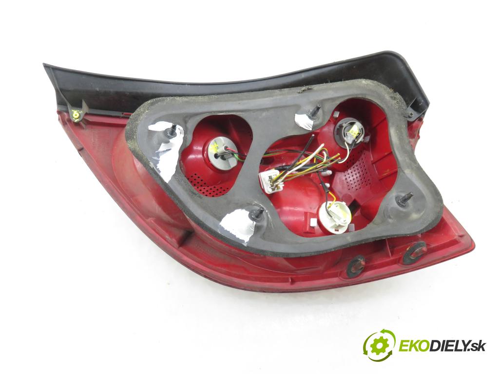 KIA CEE'D liftback (ED) HB 2008 80,00 1.4 16V 109 - G4FA 1396,00 světlo levé zadní