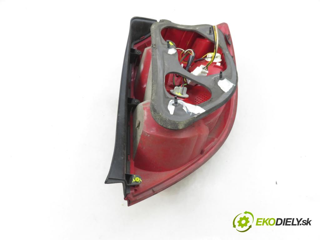 KIA CEE'D liftback (ED) HB 2008 80,00 1.4 16V 109 - G4FA 1396,00 světlo levé zadní