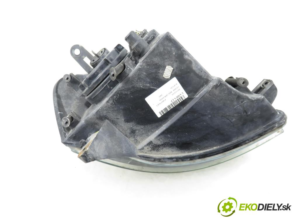 PEUGEOT PARTNER Combispace (5F) KOMBIVAN 2003 66,00 2.0 HDI - RHY (DW10TD) 1997,00 Svetlo LP 9644150980