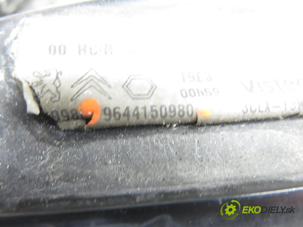 PEUGEOT PARTNER Combispace (5F) KOMBIVAN 2003 66,00 2.0 HDI - RHY (DW10TD) 1997,00 Svetlo LP 9644150980