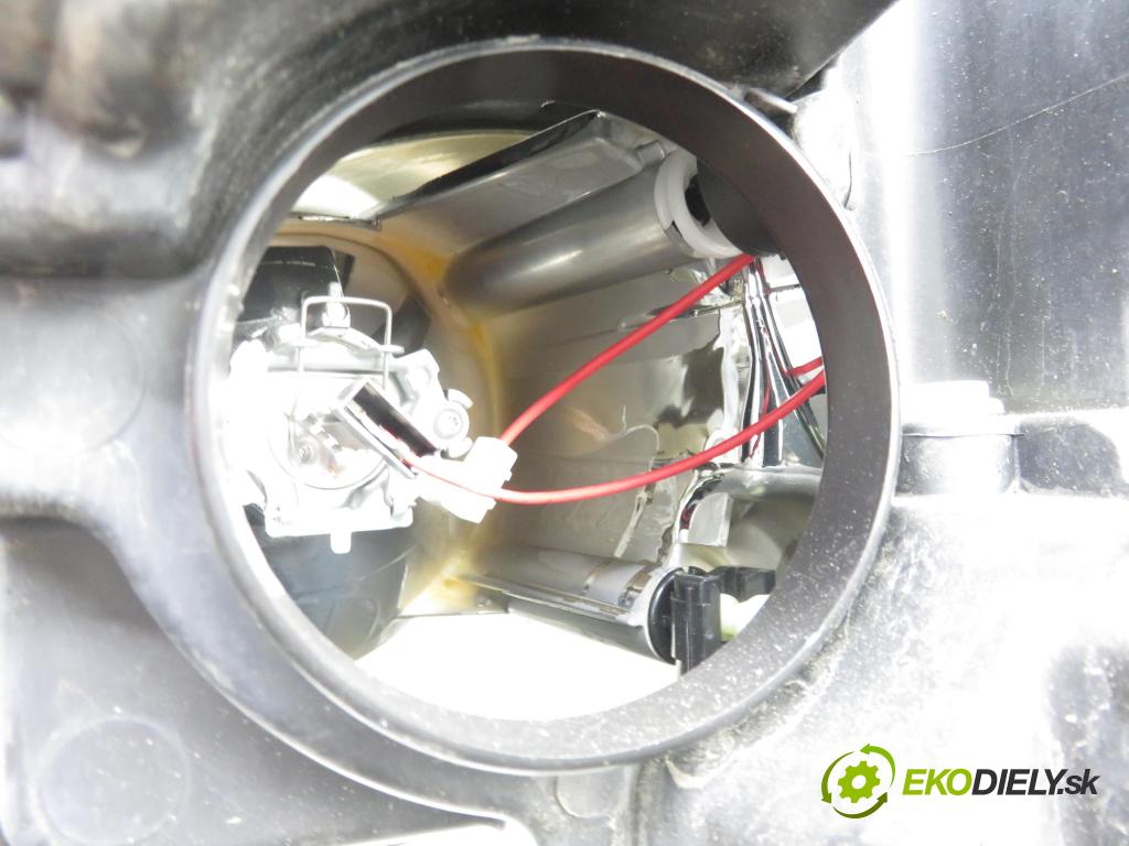 PEUGEOT 207 SW (WK_) KOMBI 2008 70,00 1.4 16V - 8FS (EP3) 1397,00 světlo PP 89900879