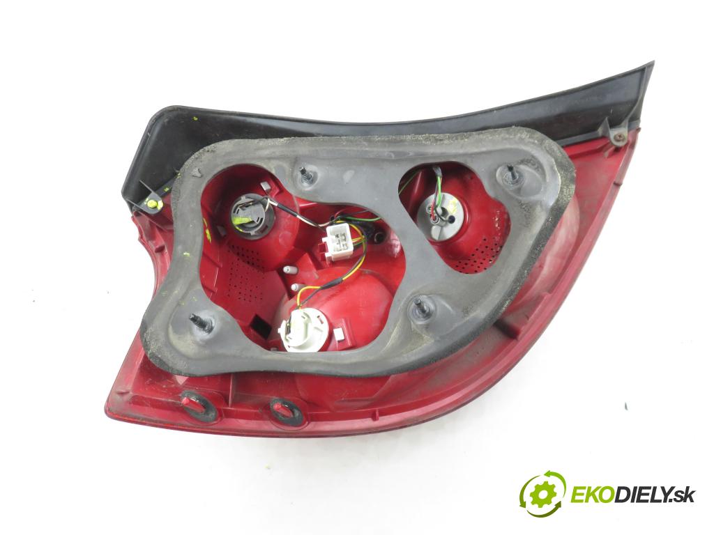 KIA CEE'D liftback (ED) HB 2008 80,00 1.4 16V 109 - G4FA 1396,00 Svetlo pravé zadné