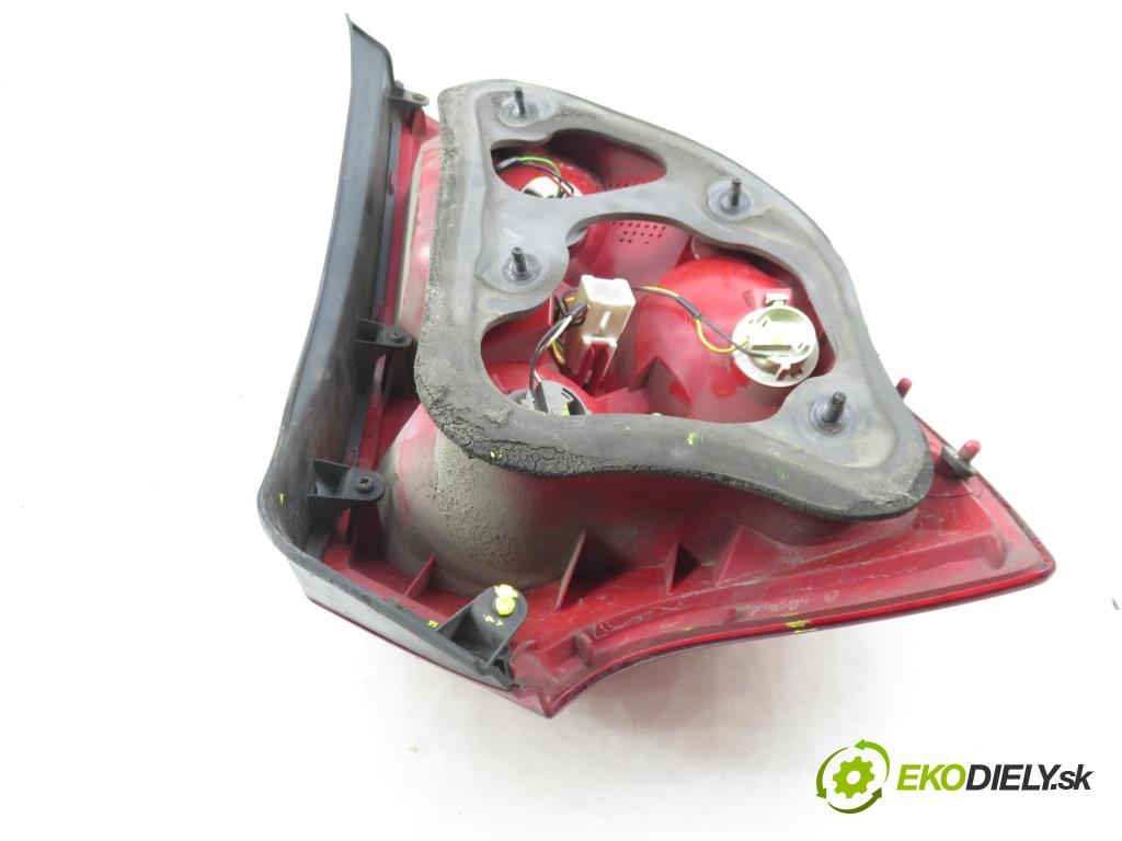 KIA CEE'D liftback (ED) HB 2008 80,00 1.4 16V 109 - G4FA 1396,00 Svetlo pravé zadné