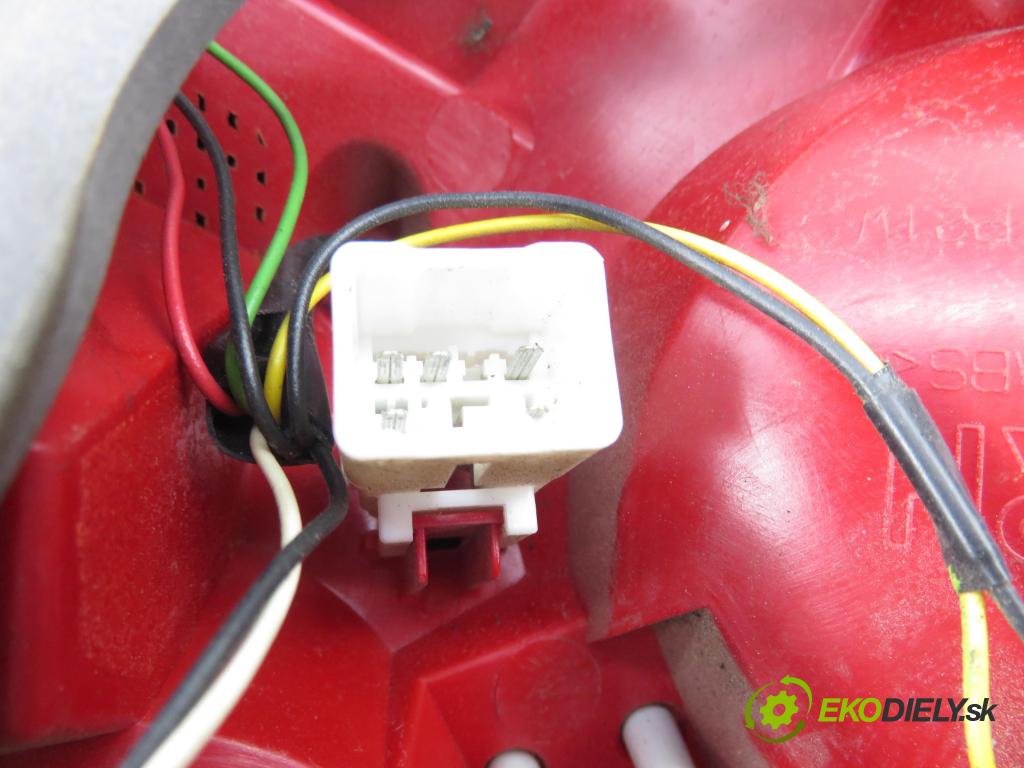 KIA CEE'D liftback (ED) HB 2008 80,00 1.4 16V 109 - G4FA 1396,00 Svetlo pravé zadné