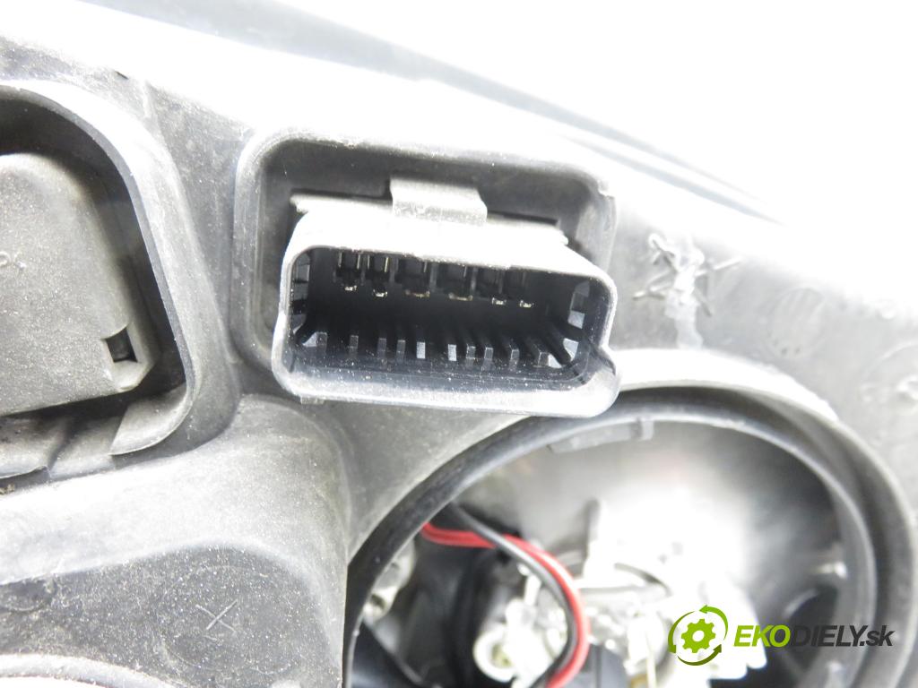 PEUGEOT 607 (9D, 9U) SEDAN 2004 98,00 2.2 HDI - 4HX (DW12TED4/FAP) 2179,00 Svetlo LP 9654670980