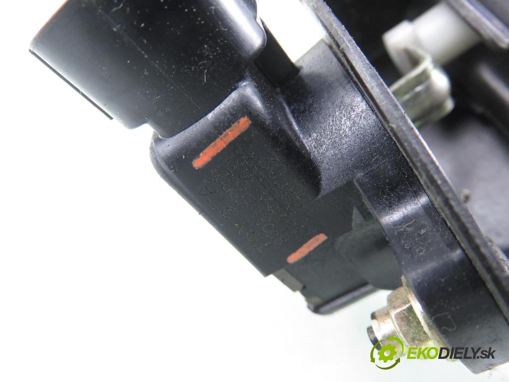 TOYOTA COROLLA Verso (ZER_, ZZE12_, R1_) VAN 2004 85,00 2.0 D-4D (CUR10_) - 1CD-FTV 1995,00 Potenciometer plynu 8928152021 ; 1983003941 (Potenciometer plynového pedálu)