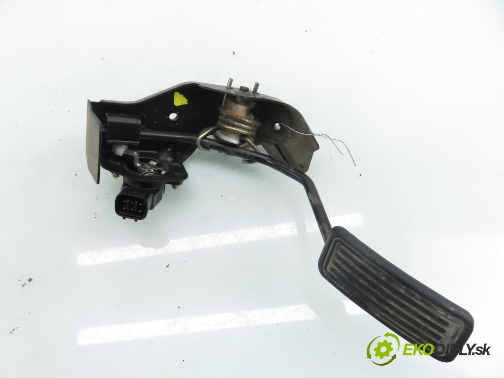 TOYOTA COROLLA Verso (ZER_, ZZE12_, R1_) VAN 2004 85,00 2.0 D-4D (CUR10_) - 1CD-FTV 1995,00 Potenciometer plynu 8928152021 ; 1983003941 (Potenciometer plynového pedálu)