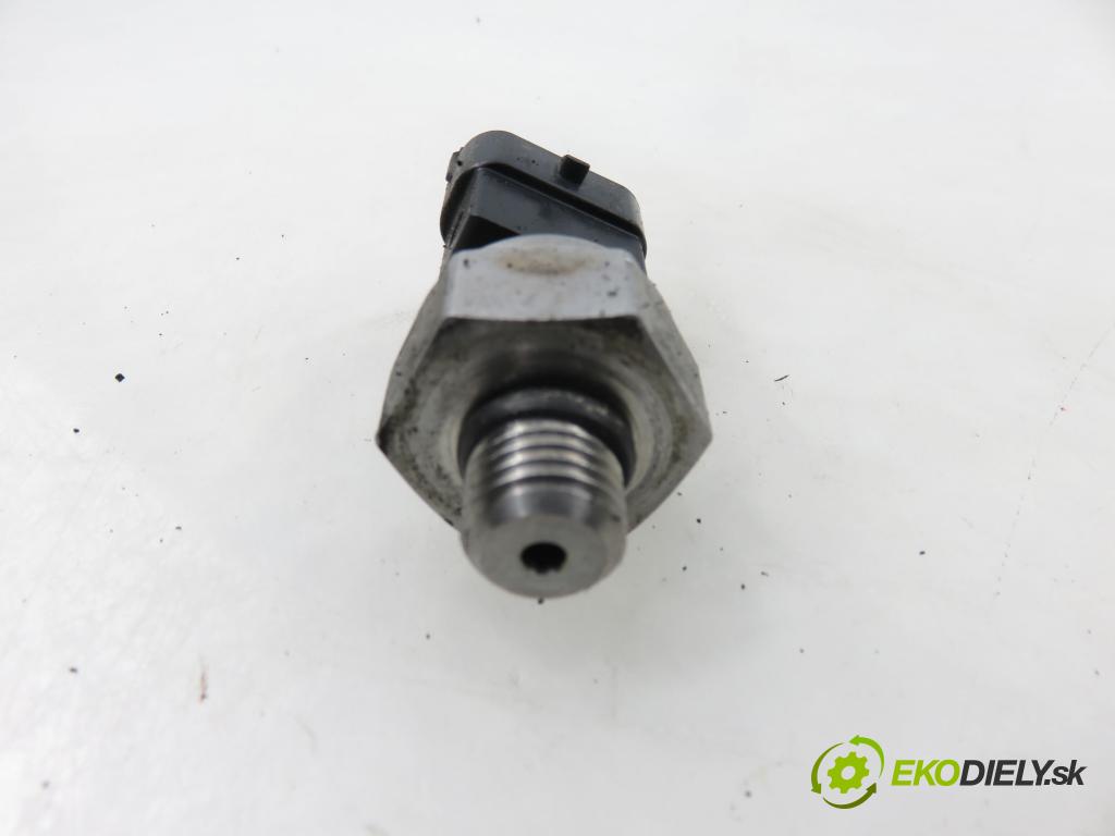 OPEL VECTRA C GTS (Z02) LIFTBACK 2005 114,00 2.2 direct 155 - Z 22 YH 2198,00 Snímač tlaku paliva 24418424