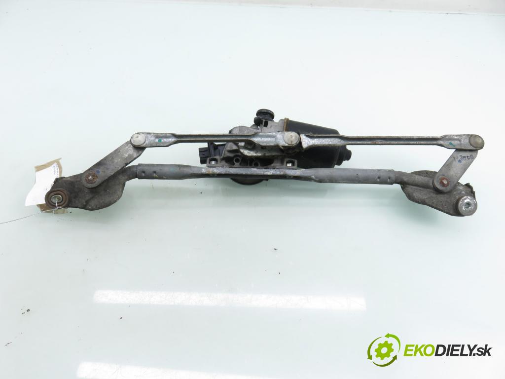 TOYOTA COROLLA Verso (ZER_, ZZE12_, R1_) VAN 2004 85,00 2.0 D-4D (CUR10_) - 1CD-FTV 1995,00 Motorček stieračov 851100F020