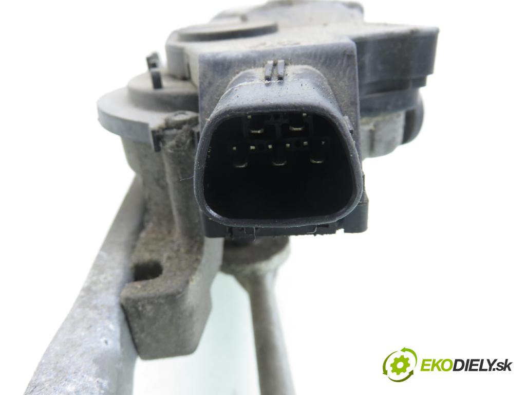 TOYOTA COROLLA Verso (ZER_, ZZE12_, R1_) VAN 2004 85,00 2.0 D-4D (CUR10_) - 1CD-FTV 1995,00 Motorček stieračov 851100F020