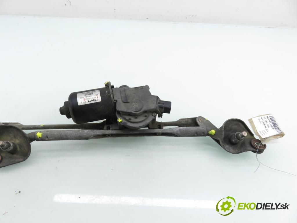 TOYOTA COROLLA Verso (ZER_, ZZE12_, R1_) VAN 2004 85,00 2.0 D-4D (CUR10_) - 1CD-FTV 1995,00 Motorček stieračov 851100F020
