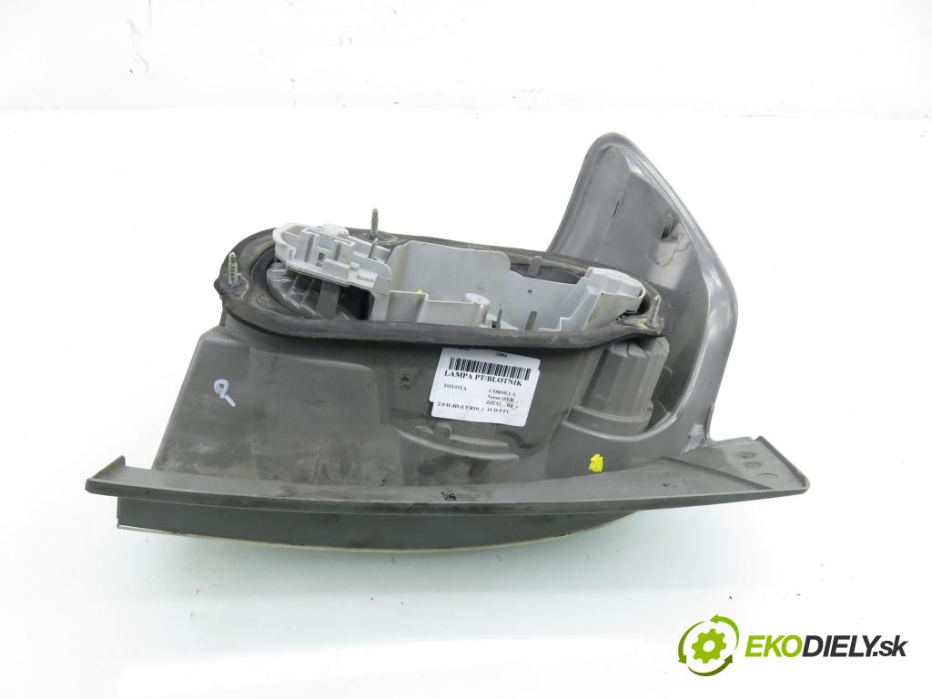 TOYOTA COROLLA Verso (ZER_, ZZE12_, R1_) VAN 2004 85,00 2.0 D-4D (CUR10_) - 1CD-FTV 1995,00 Svetlo pravé zadné
