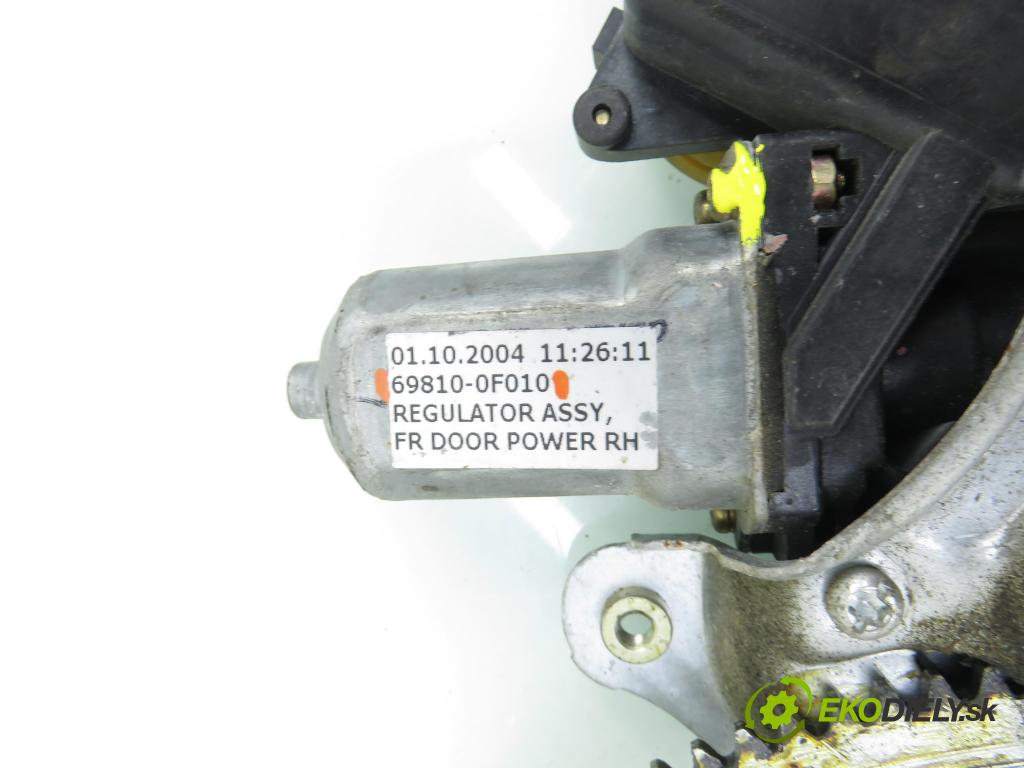 TOYOTA COROLLA Verso (ZER_, ZZE12_, R1_) VAN 2004 85,00 2.0 D-4D (CUR10_) - 1CD-FTV 1995,00 Mechanizmus okien 698100F010