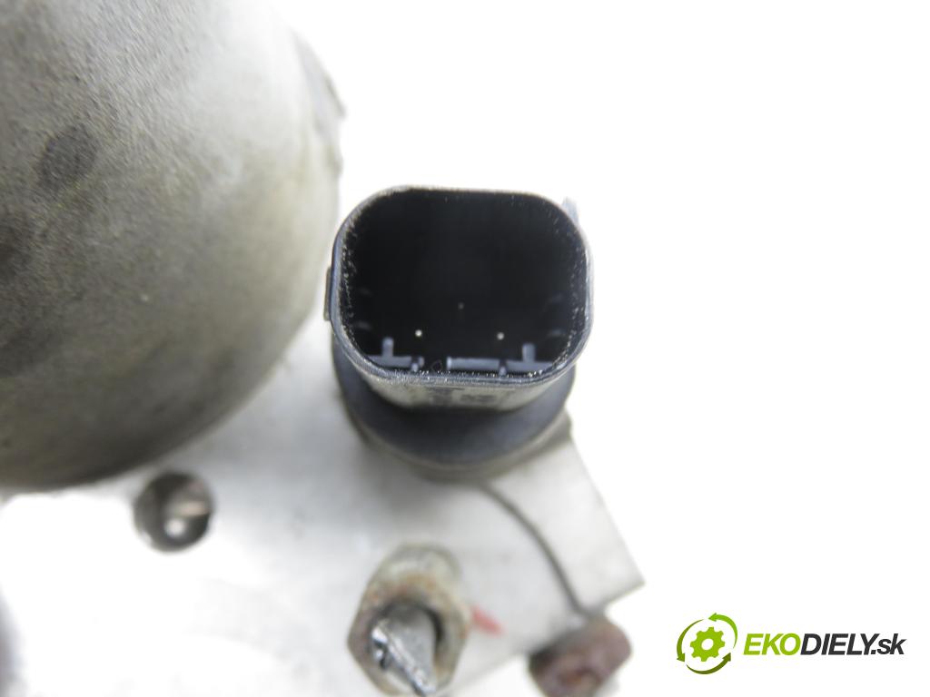 TOYOTA COROLLA Verso (ZER_, ZZE12_, R1_) VAN 2004 85,00 2.0 D-4D (CUR10_) - 1CD-FTV 1995,00 Pumpa ABS 0265950130 ; 895410F010 (Pumpa ABS)