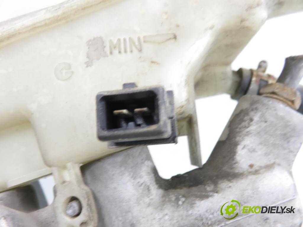 TOYOTA COROLLA Verso (ZER_, ZZE12_, R1_) VAN 2004 85,00 2.0 D-4D (CUR10_) - 1CD-FTV 1995,00 Posilovač 0204024454 (Servočerpadlo)