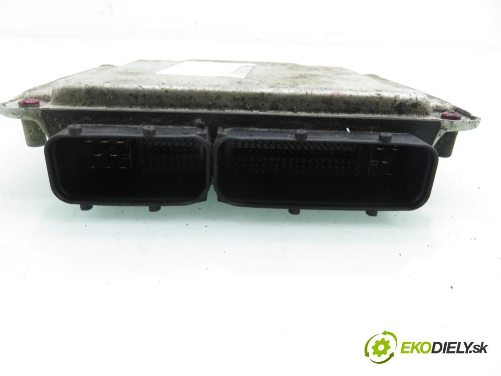 VW TRANSPORTER IV Autobus (70XB, 70XC, 7DB, 7DW, 7DK) BUS 2001 75,00 2.5 TDI - AYC 2461,00 Riadiaca jednotka Motor 074906018AL ; 0281010459