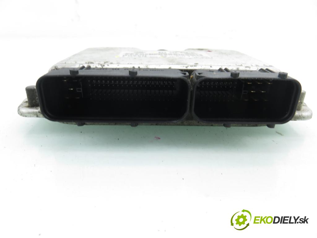 VW TRANSPORTER IV Autobus (70XB, 70XC, 7DB, 7DW, 7DK) BUS 2001 75,00 2.5 TDI - AYC 2461,00 Riadiaca jednotka Motor 074906018AL ; 0281010459