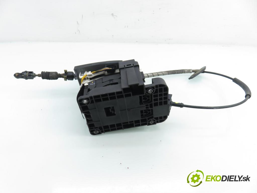 CHEVROLET CAPTIVA (C100, C140) SUV 2011 135,00 2.2 D 4WD 184 - Z 22 D1 2231,00 ZVEDÁK: