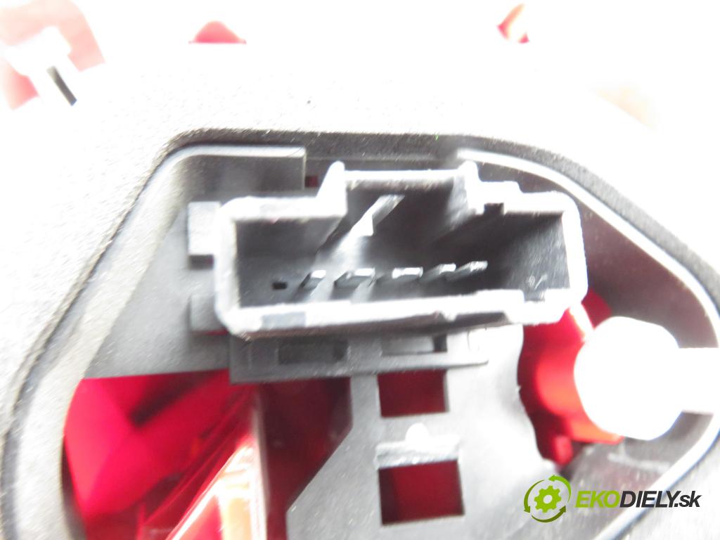 PEUGEOT 208 I (CA_, CC_) HB 2012 84,00 9HD (DV6C) 1560,00 Svetlo ľavé zadné 9672628280