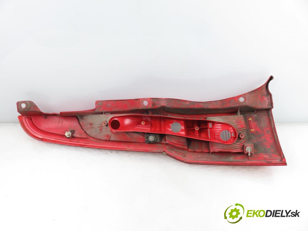 FIAT PANDA (169_) HB 2004 40,00 1.1 54 - 187 A1.000 1108,00 Svetlo pravé zadné 51705458