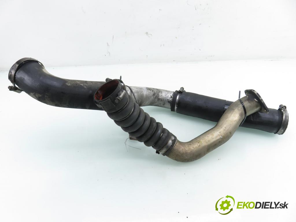 CHEVROLET CAPTIVA (C100, C140) SUV 2011 135,00 2.2 D 4WD 184 - Z 22 D1 2231,00 Rúra intercoolera turba 22737401 ; 22744202