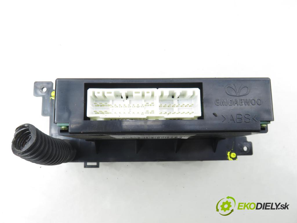 CHEVROLET CAPTIVA (C100, C140) SUV 2011 135,00 2.2 D 4WD 184 - Z 22 D1 2231,00 Panel kúrenia KLIMATIZACE: 20992735