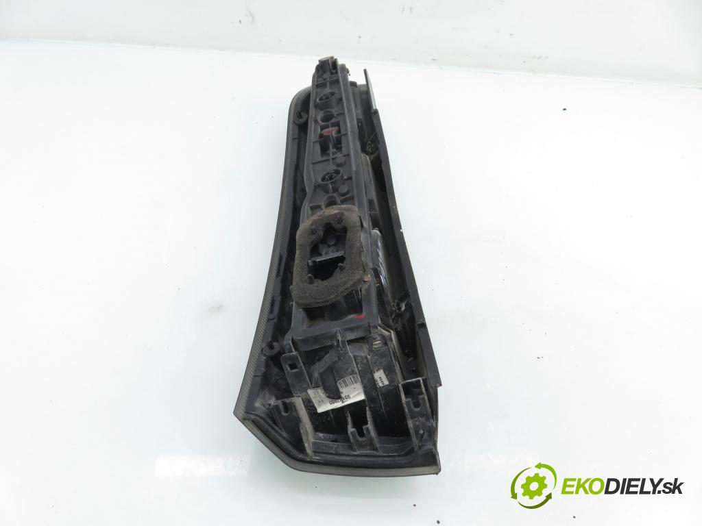 OPEL MERIVA A nadwozie wielkoprzestrzenne (MPV) (X03) MINIVAN 2003 92,00 1.8 - Z 18 XE 1796,00 Svetlo pravé zadné