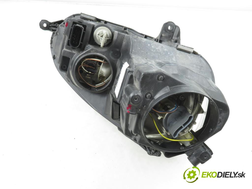VW GOLF V (1K1) HB 2004 77,00 1.9 TDI PD 105 - BKC 1896,00 Svetlo LP 1K6941005N