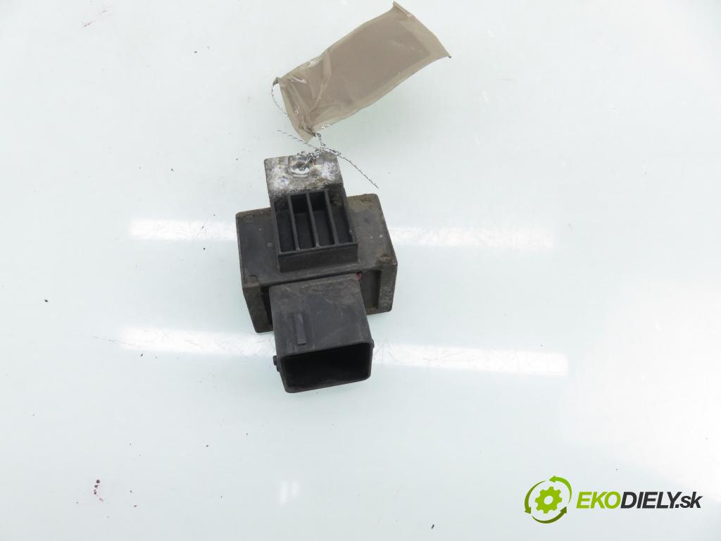 PEUGEOT PARTNER Combispace (5F) KOMBIVAN 2005 51,00 1.9 D - WJY (DW8B) 1868,00 RELÉ: JÚN: 9640469680