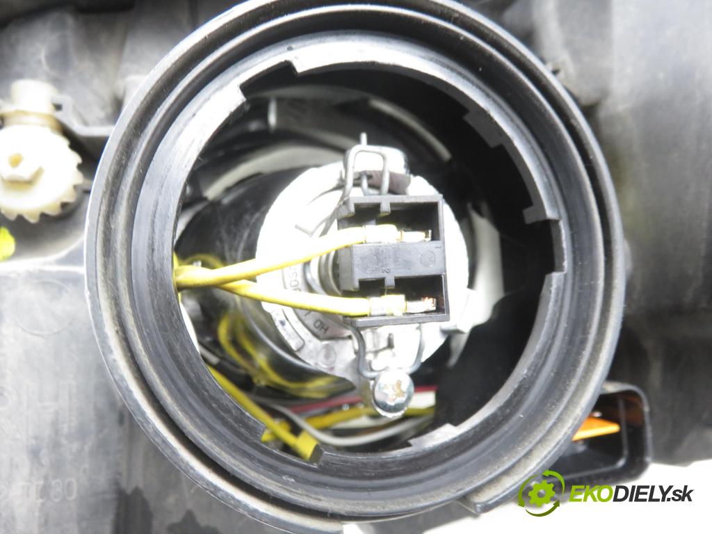 CHEVROLET CAPTIVA (C100, C140) SUV 2011 135,00 2.2 D 4WD 184 - Z 22 D1 2231,00 Svetlo PP