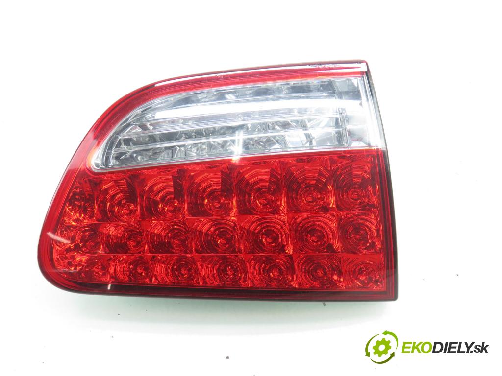 CITROEN C-CROSSER (EP_) SUV 2008 115,00 2.2 HDi 160 - 4HN (DW12MTED4) 2179,00 Svetlo ľavé zadné kufor 1146380L