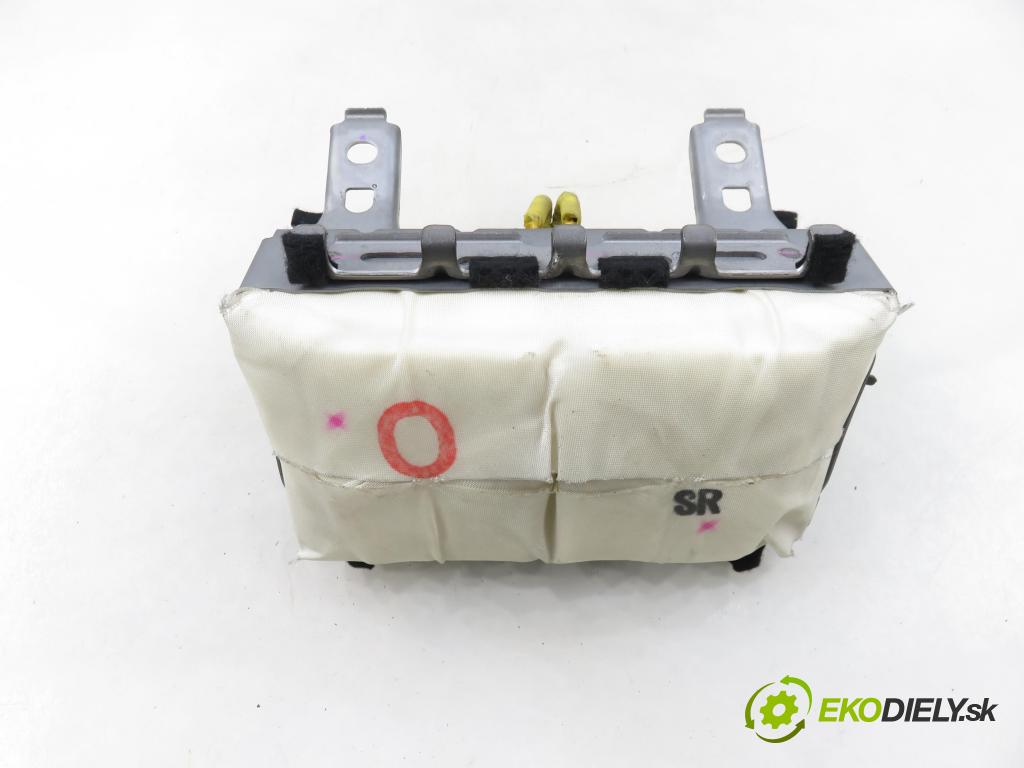 TOYOTA RAV 4 III (_A3_) SUV 2006 100,00 2.2 D 4WD (ALA30_) 136 - 2AD-FTV 2231,00 AirBag air BAG CESTUJÍCÍ: