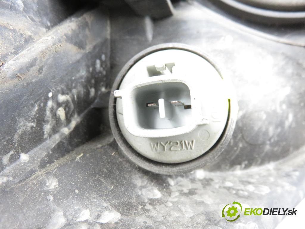 TOYOTA RAV 4 III (_A3_) SUV 2006 100,00 2.2 D 4WD (ALA30_) 136 - 2AD-FTV 2231,00 Svetlo LP
