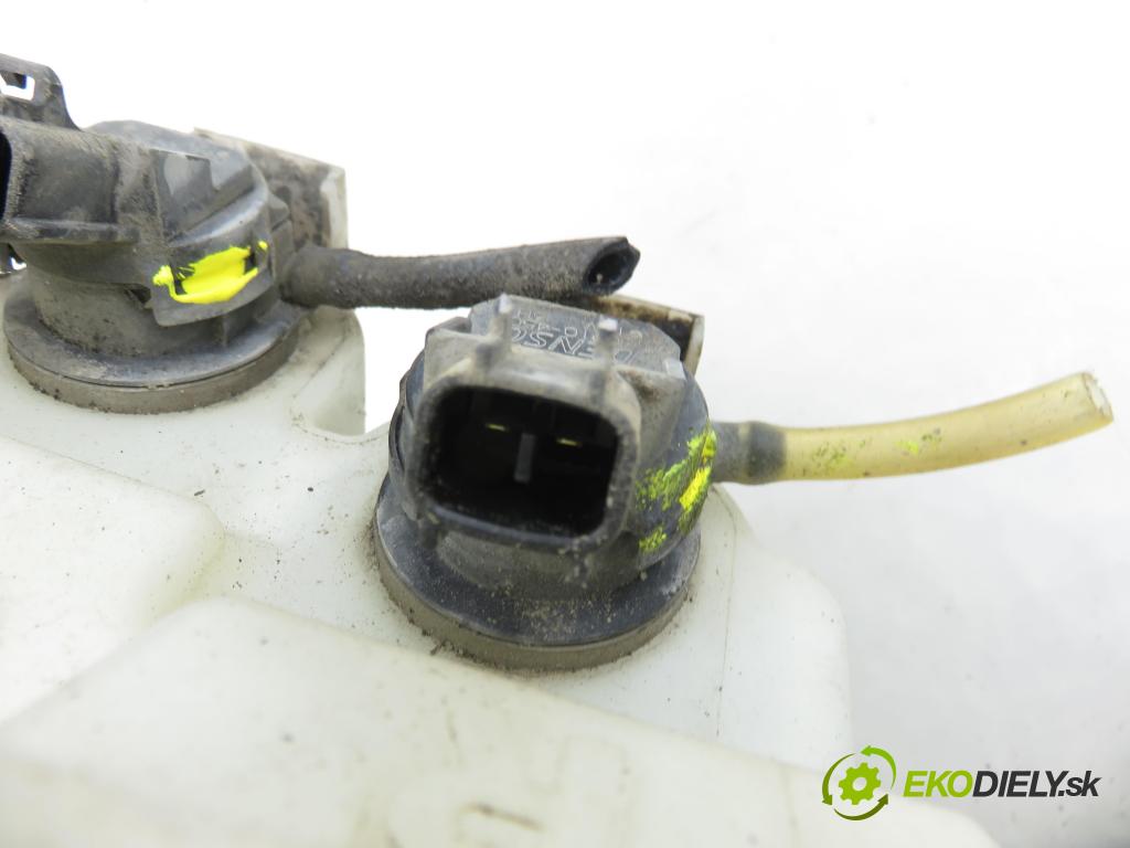 TOYOTA RAV 4 III (_A3_) SUV 2006 100,00 2.2 D 4WD (ALA30_) 136 - 2AD-FTV 2231,00 Nádržka ostrekovačov 060851205 (Kľučka dverí ostatné)