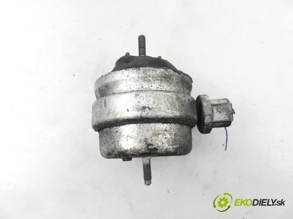 AUDI A4 (8E2, B6) SEDAN 2001 96,00 1.9 TDI PD 130 - AWX 1896,00 AirBag Motor 8E0199379BF