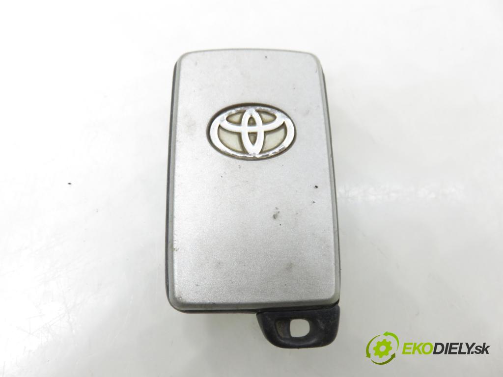 TOYOTA RAV 4 III (_A3_) SUV 2006 100,00 2.2 D 4WD (ALA30_) 136 - 2AD-FTV 2231,00 DÁLKOVÝ: / kľúč 00056678
