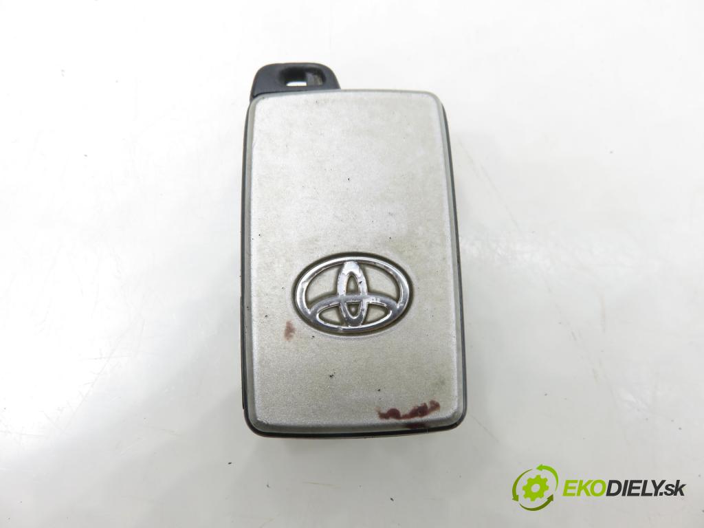TOYOTA RAV 4 III (_A3_) SUV 2006 100,00 2.2 D 4WD (ALA30_) 136 - 2AD-FTV 2231,00 DÁLKOVÝ: / kľúč 00056673