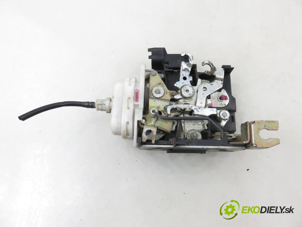AUDI A3 (8L1) HB 1996 66,00 1.9 TDI 90 - ALH 1896,00 zámok LPM 8L1837015