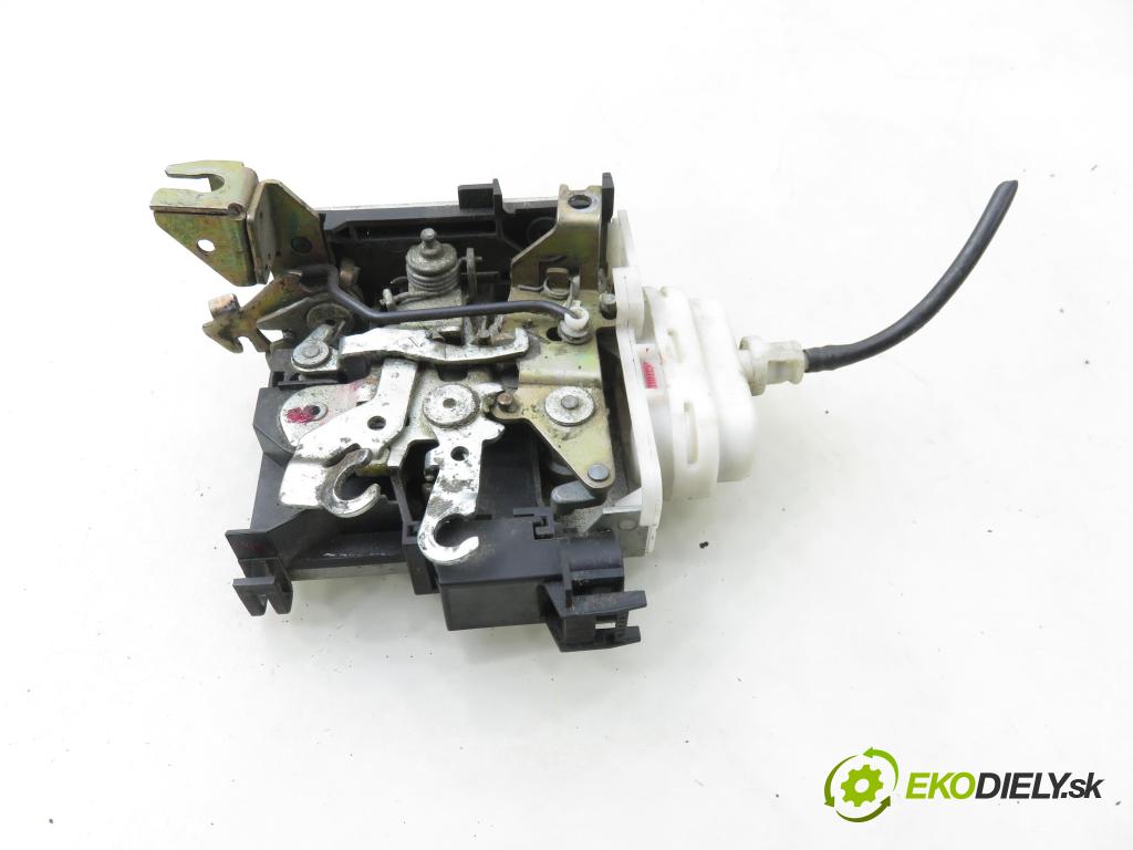 AUDI A3 (8L1) HB 1996 66,00 1.9 TDI 90 - ALH 1896,00 zámok LPM 8L1837015