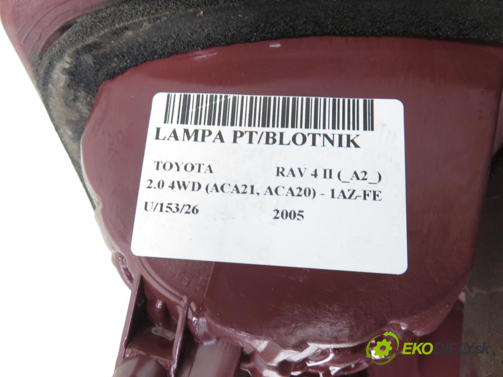TOYOTA RAV 4 II (_A2_) SUV 2005 110,00 2.0 4WD 150 - 1AZ-FE 1998,00 Svetlo pravé zadné