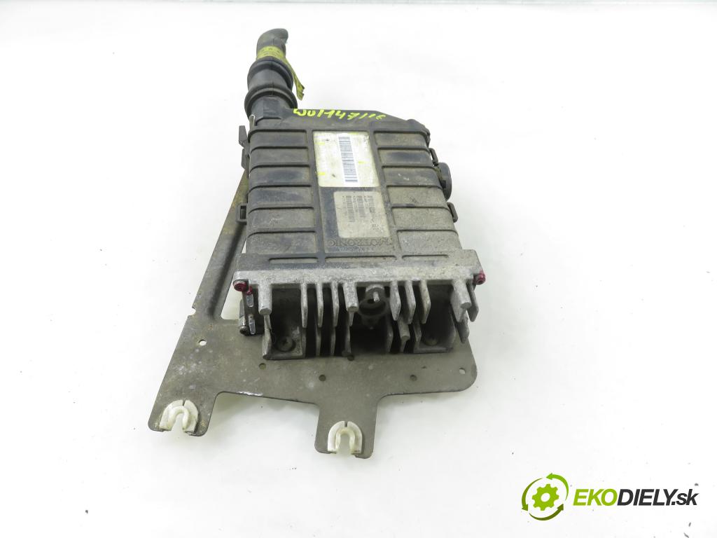 VW PASSAT B3/B4 Variant (3A5, 35I) KOMBI 1992 55,00 1.8 - AAM 1781,00 Riadiaca jednotka Motor 443907311B ; 0261200261