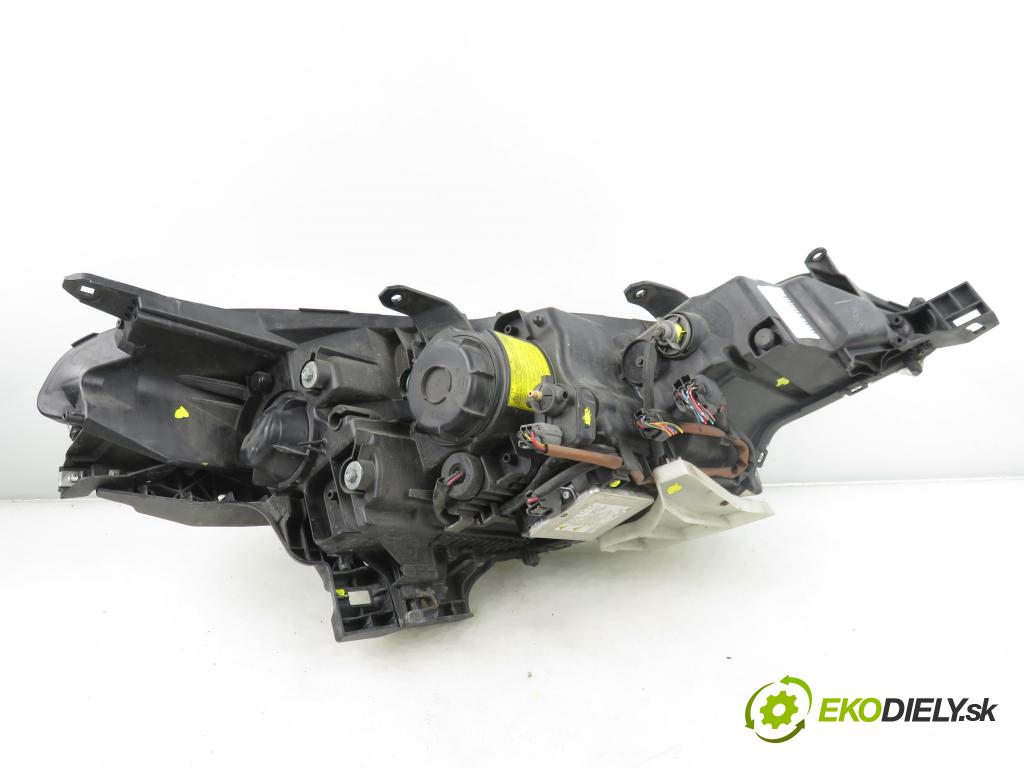 CITROEN C-CROSSER (EP_) SUV 2008 115,00 2.2 HDi 160 - 4HN (DW12MTED4) 2179,00 Svetlo LP