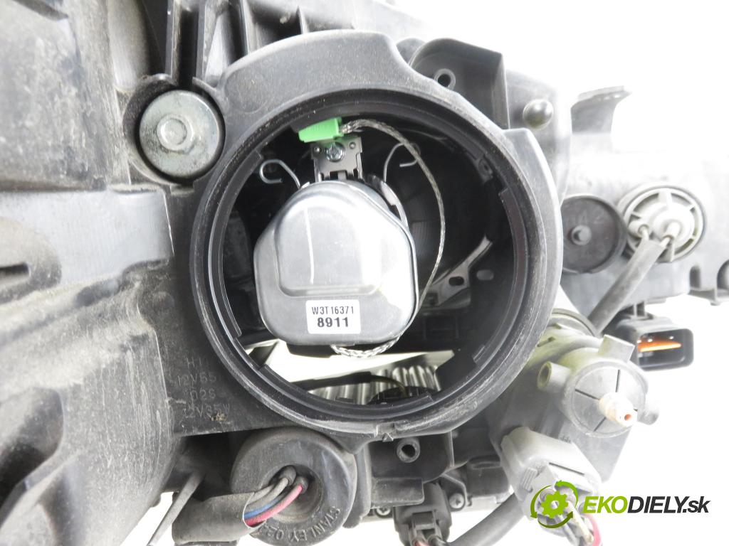 CITROEN C-CROSSER (EP_) SUV 2008 115,00 2.2 HDi 160 - 4HN (DW12MTED4) 2179,00 Svetlo LP