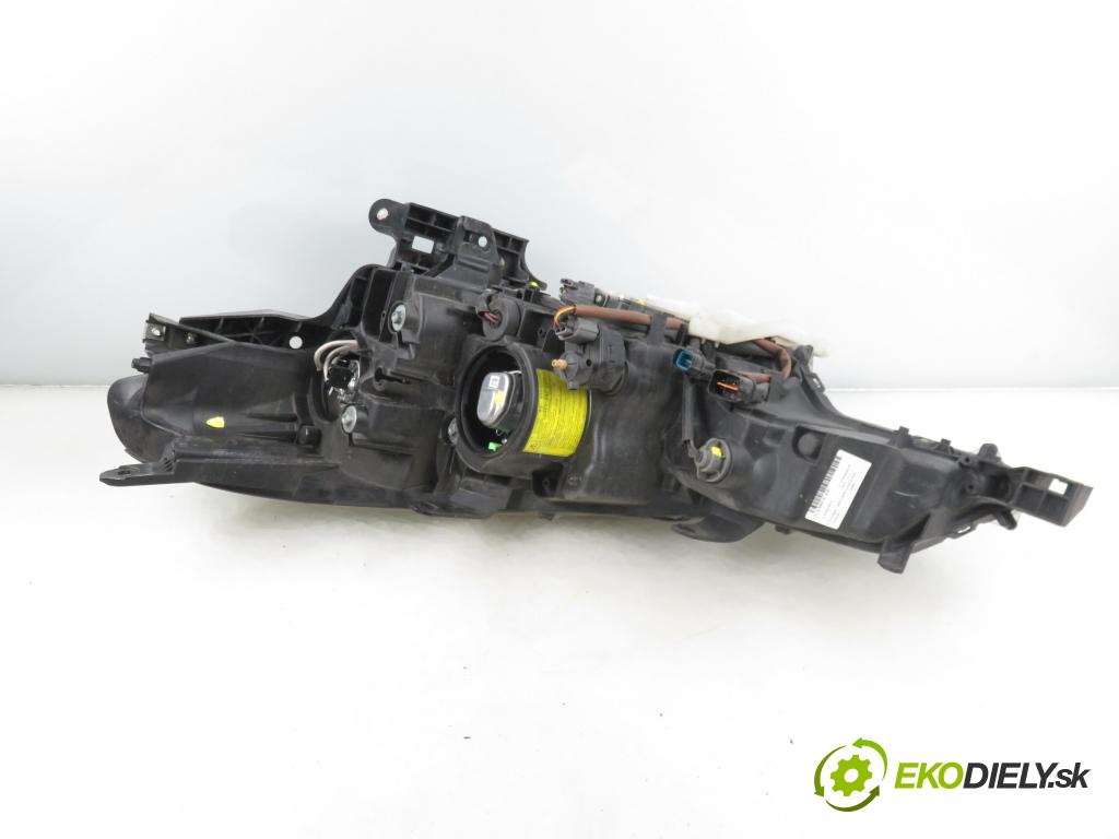 CITROEN C-CROSSER (EP_) SUV 2008 115,00 2.2 HDi 160 - 4HN (DW12MTED4) 2179,00 Svetlo PP